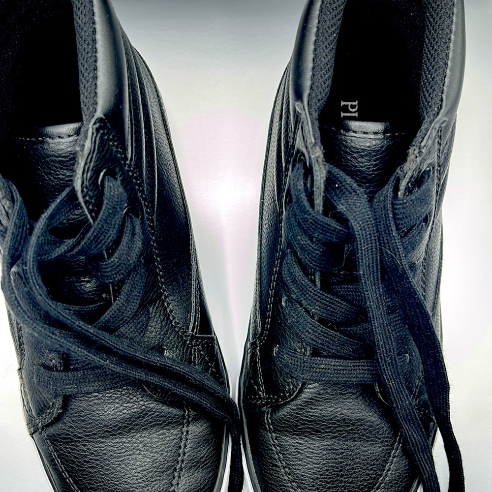 New Black high-top sneakers for Boys. . Size 3